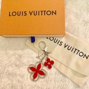 Louis Vuitton Fleur D’Epi bag charm